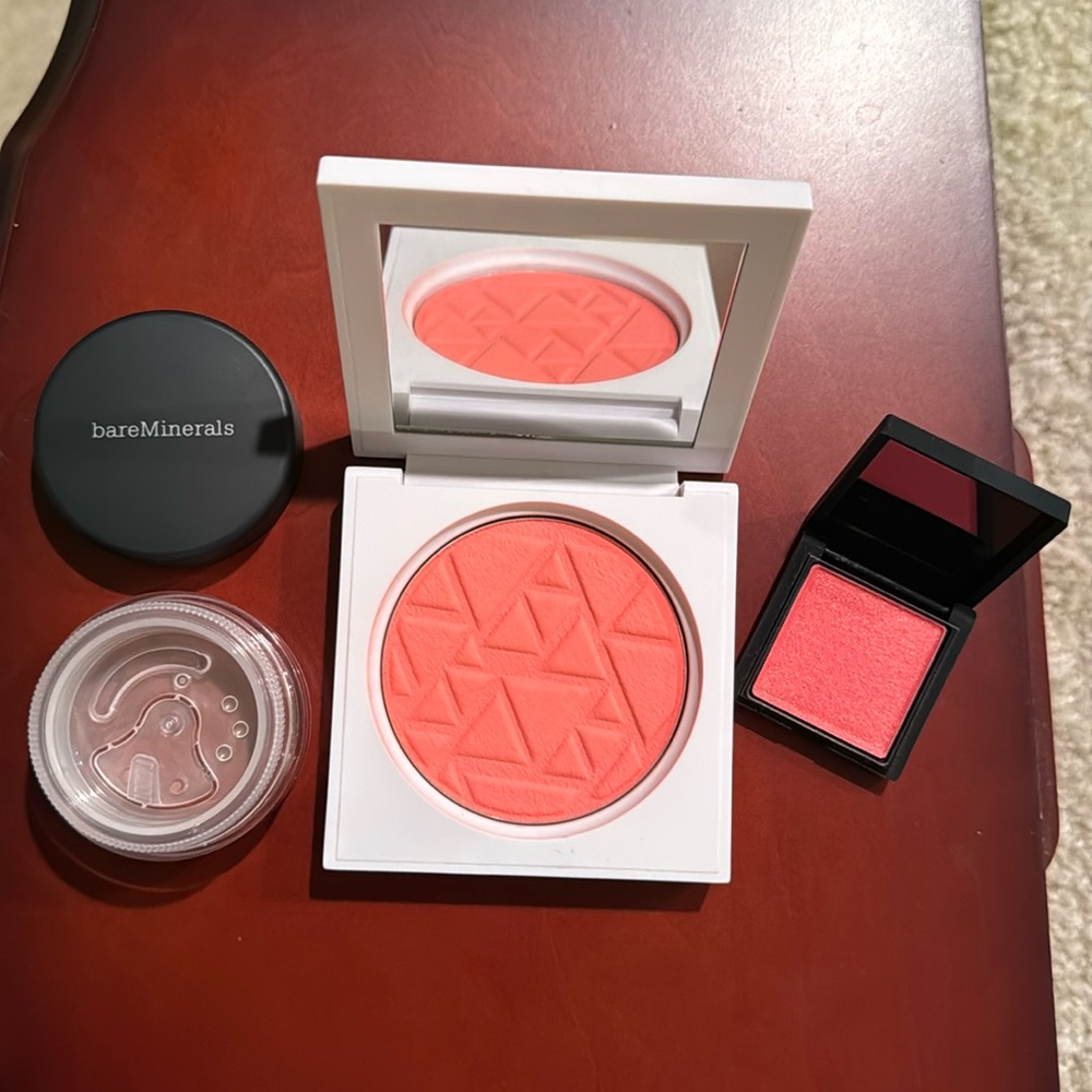 Cheek trio: Blush and Bronzer